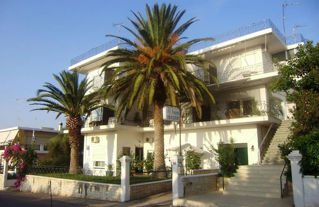 Akrotiri Hotel-1