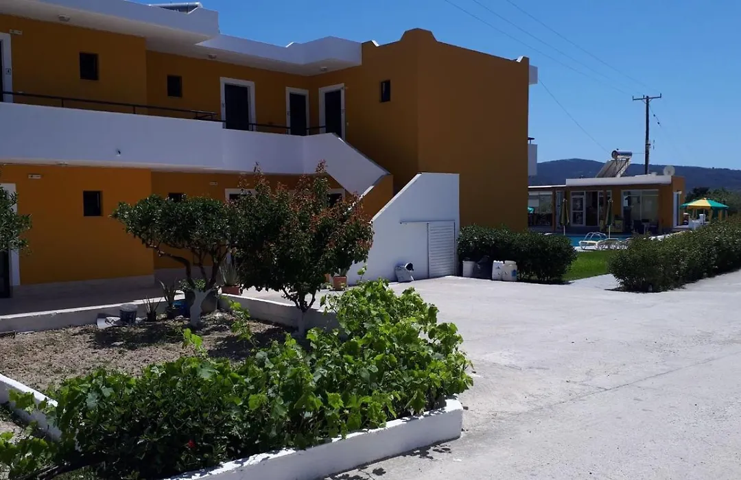 Manolis Studios-1