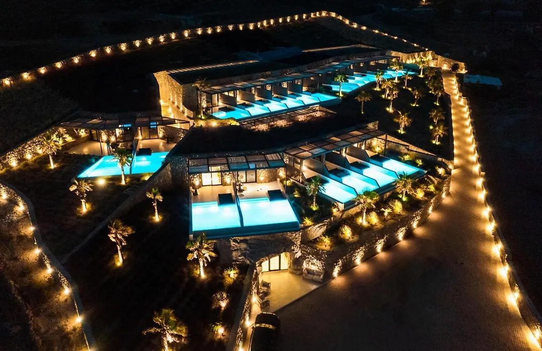 Ftelia Black Villas-1