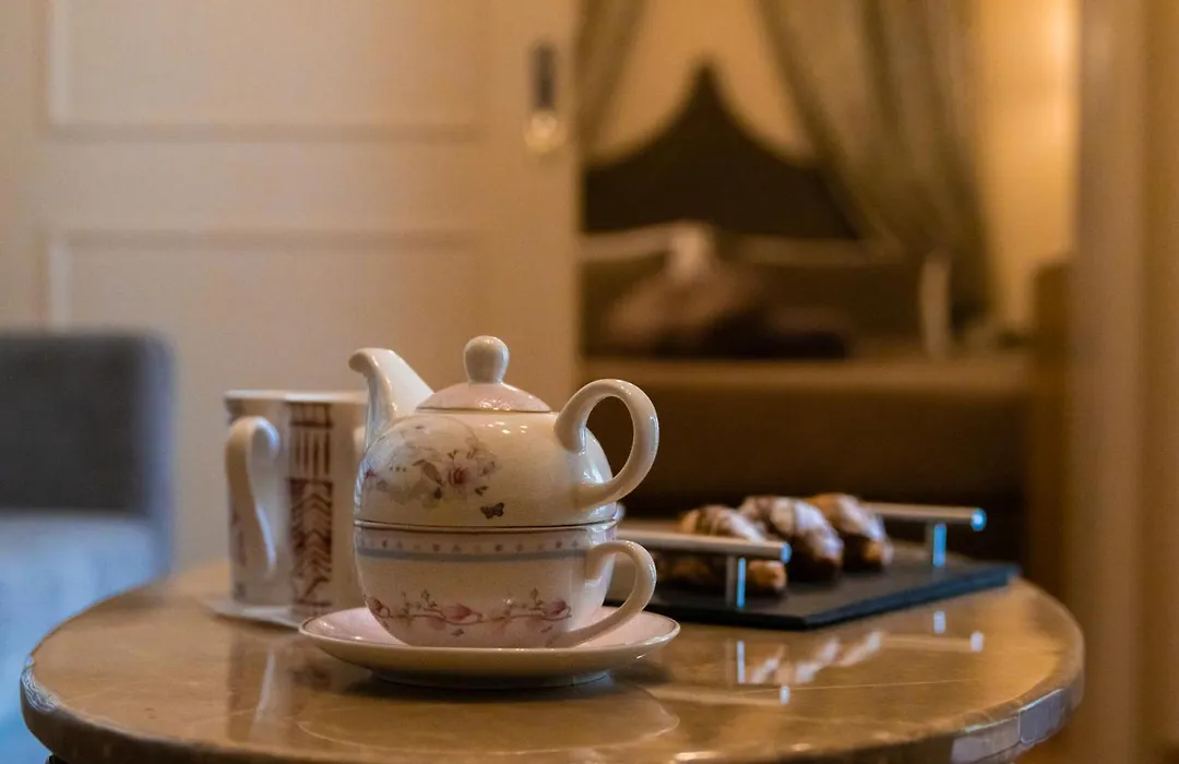 April Luxury Suites (Adults Only)-1
