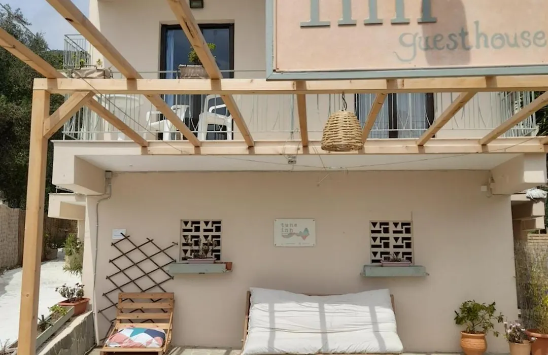 Tune Inn Activity Guesthouse- Over 24'S-1