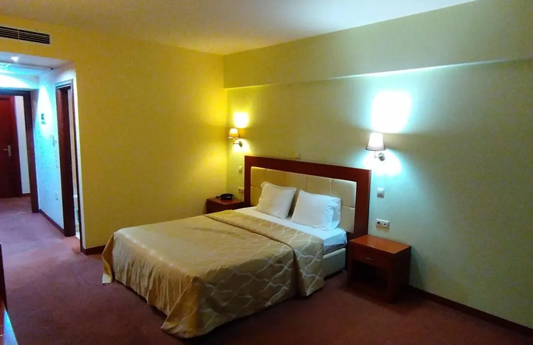 Siris Hotel-1