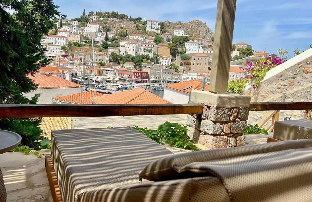 Portadelmare Deluxe Suites-1