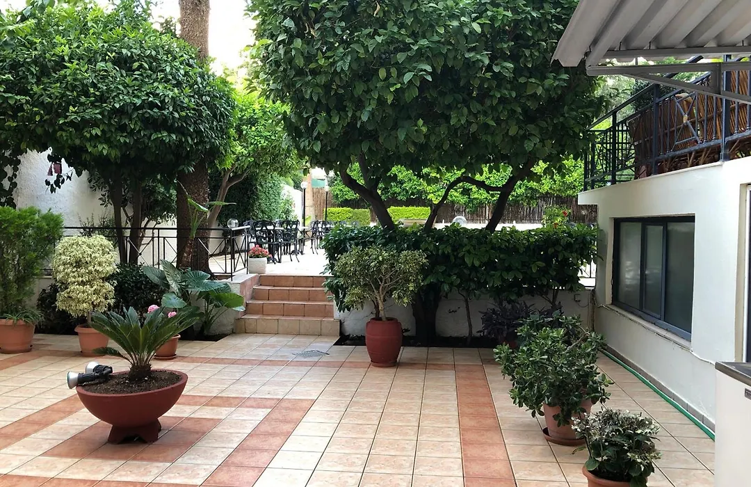 Hotel Bakos-1