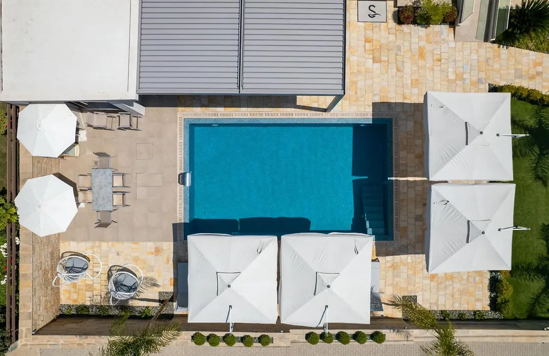 Supreme Luxury Suites-1