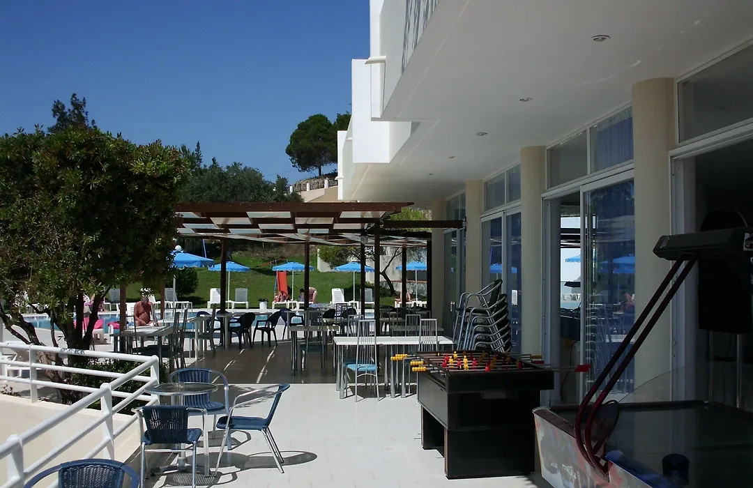 Iris Hotel-1