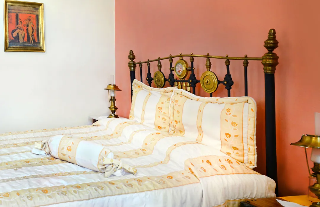Ganimede Hotel, Galaxidi-1