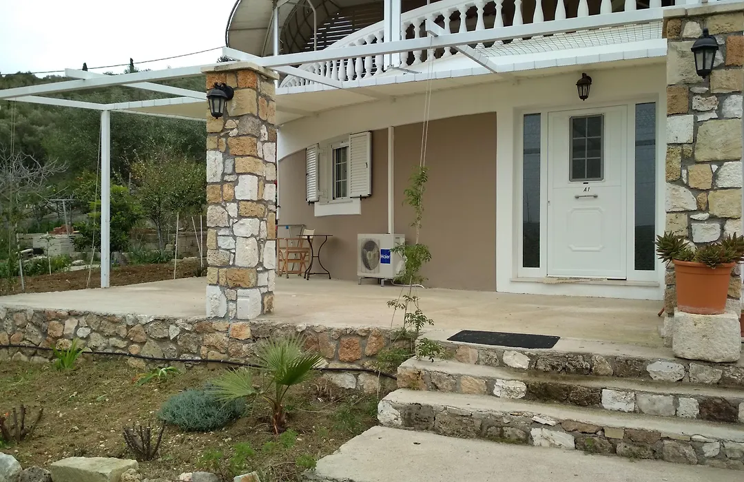 Oskars Studios & Apartments-1