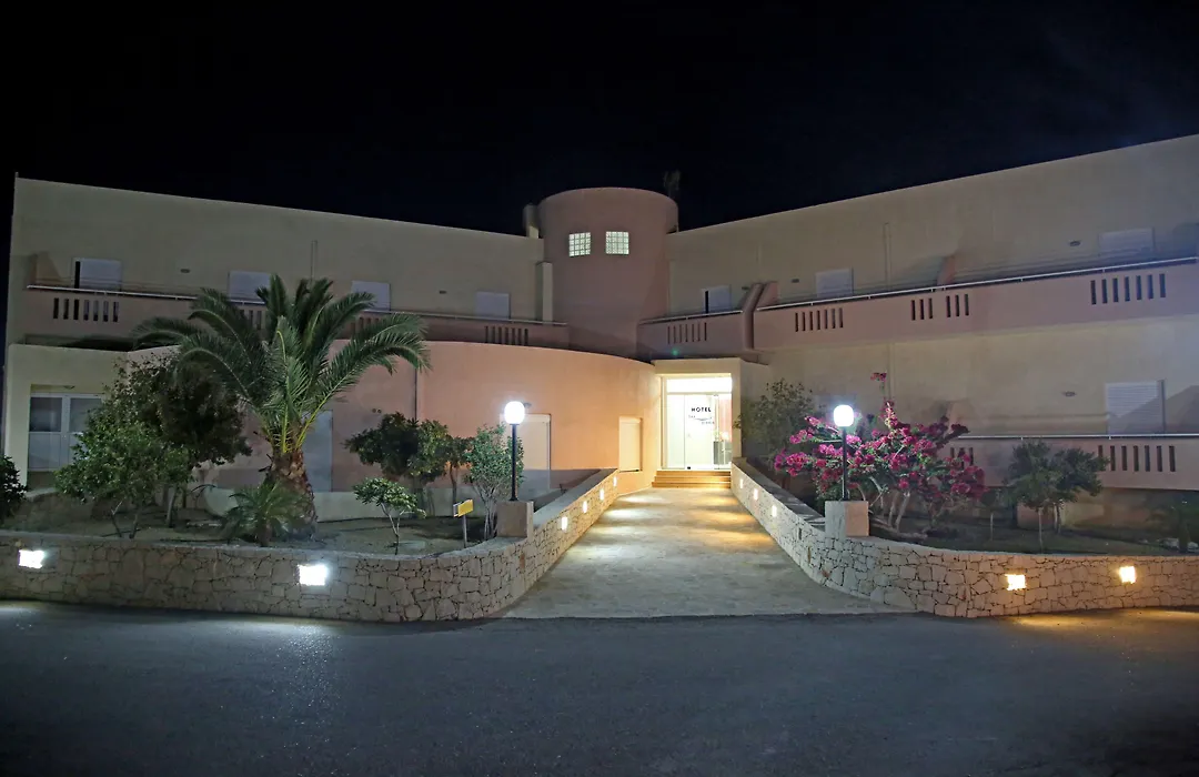 Hotel Sea Breeze-1
