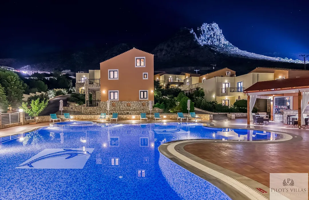 Pilot'S Villas Luxury Suites-1