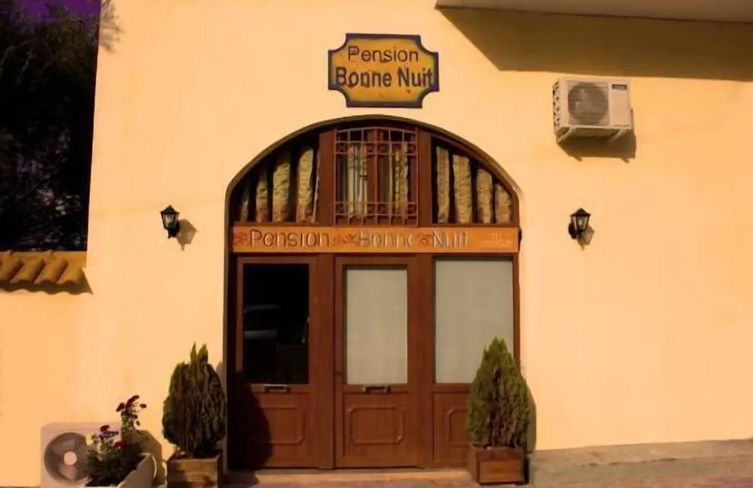 Bonne Nuit Pension-1