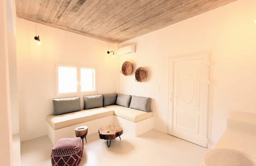 Mesanto Luxury Suites-1