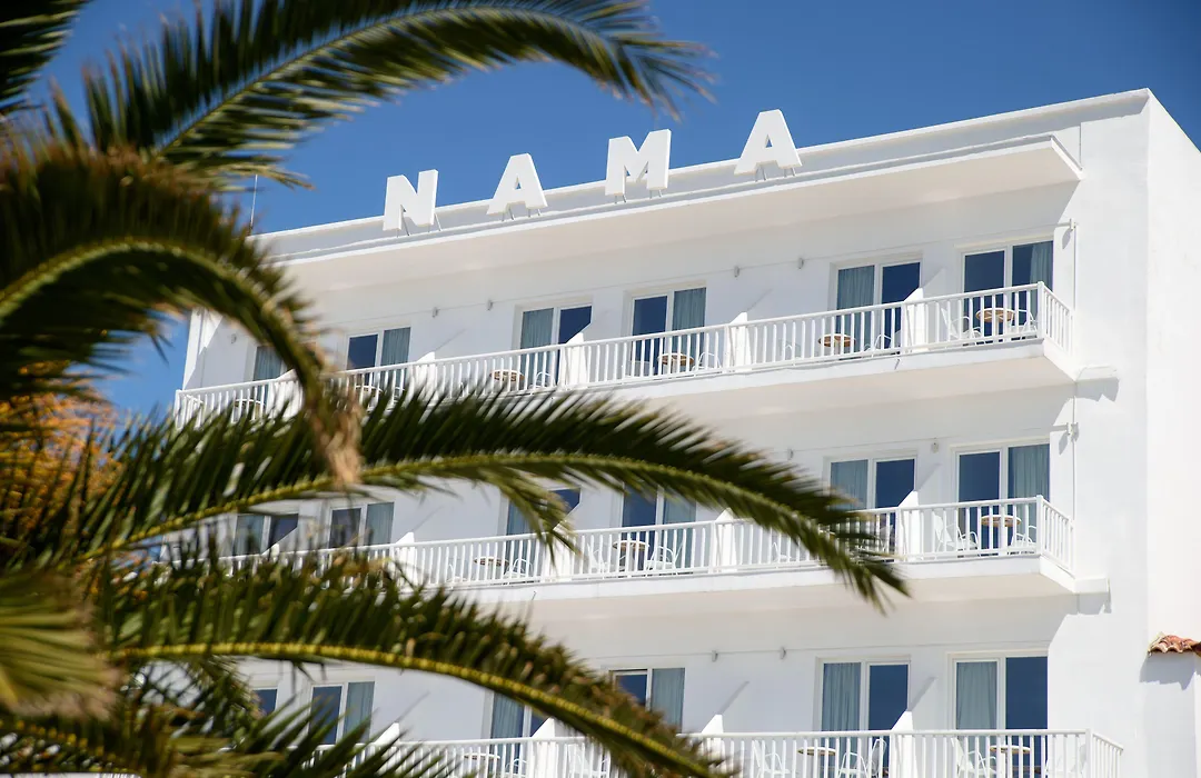 Nama Hotel Tinos-1