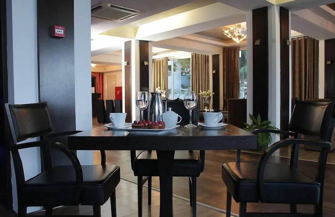 Galaxy Art Hotel-1