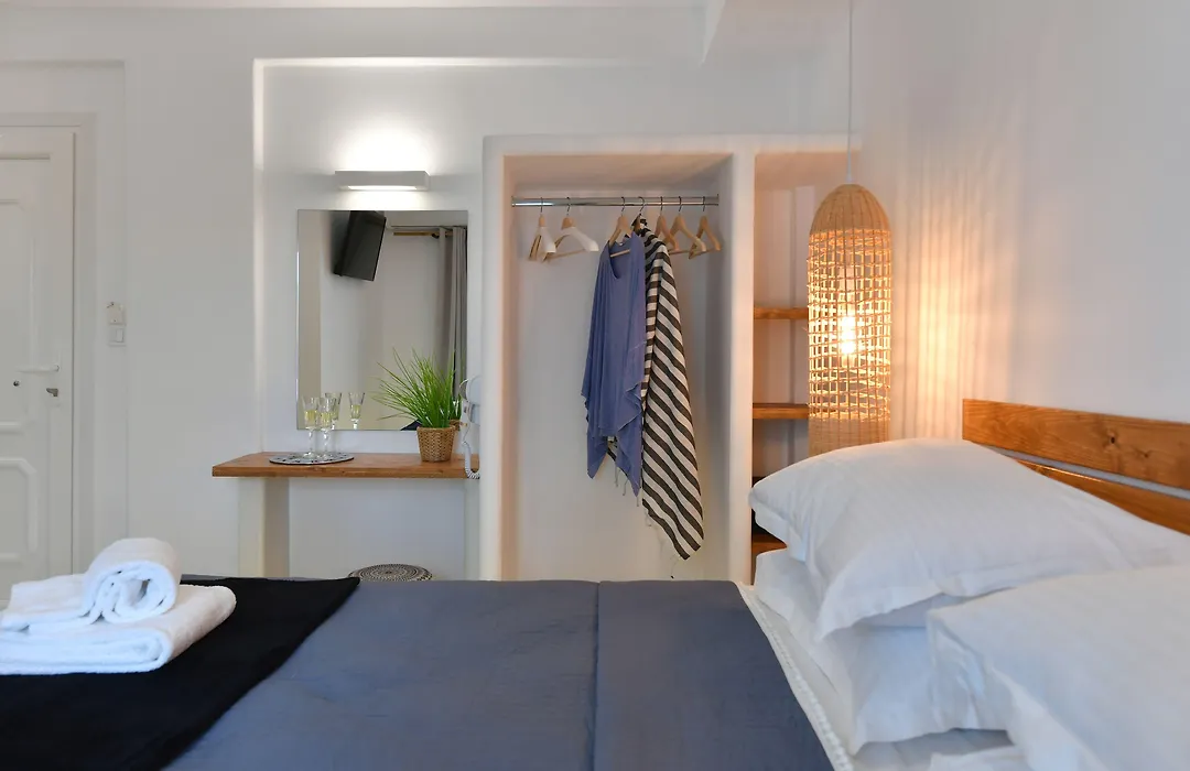 Ammos Luxury Rooms & Home-1