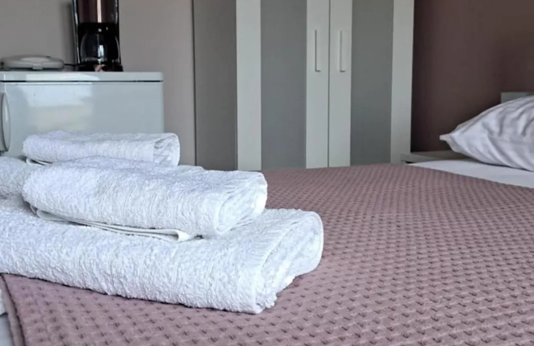 Meerithic Rokka Rooms-1