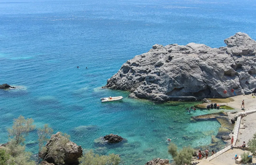 Castelia Bay Hotel-1