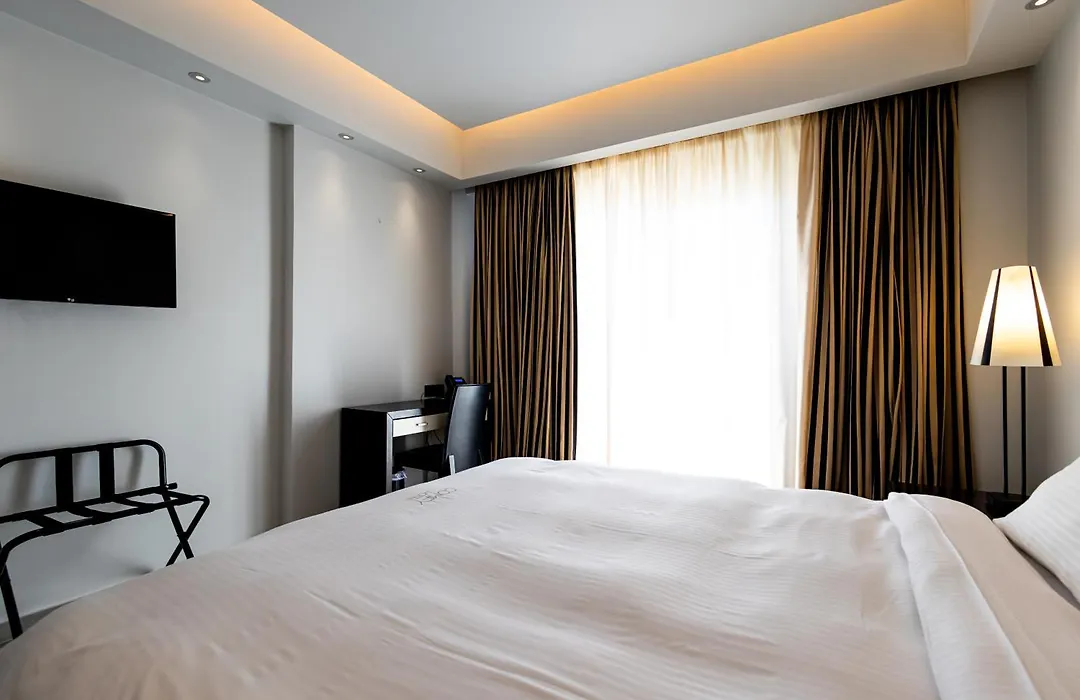 Comfy Boutique Hotel-1