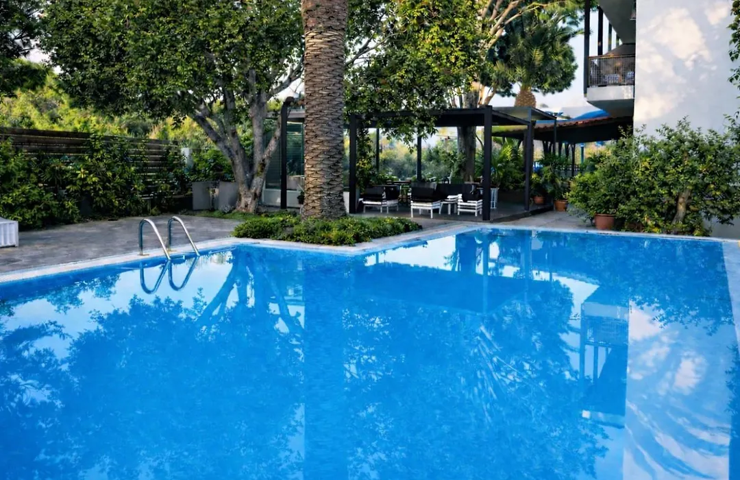 Oasis Apartments & Rooms-1