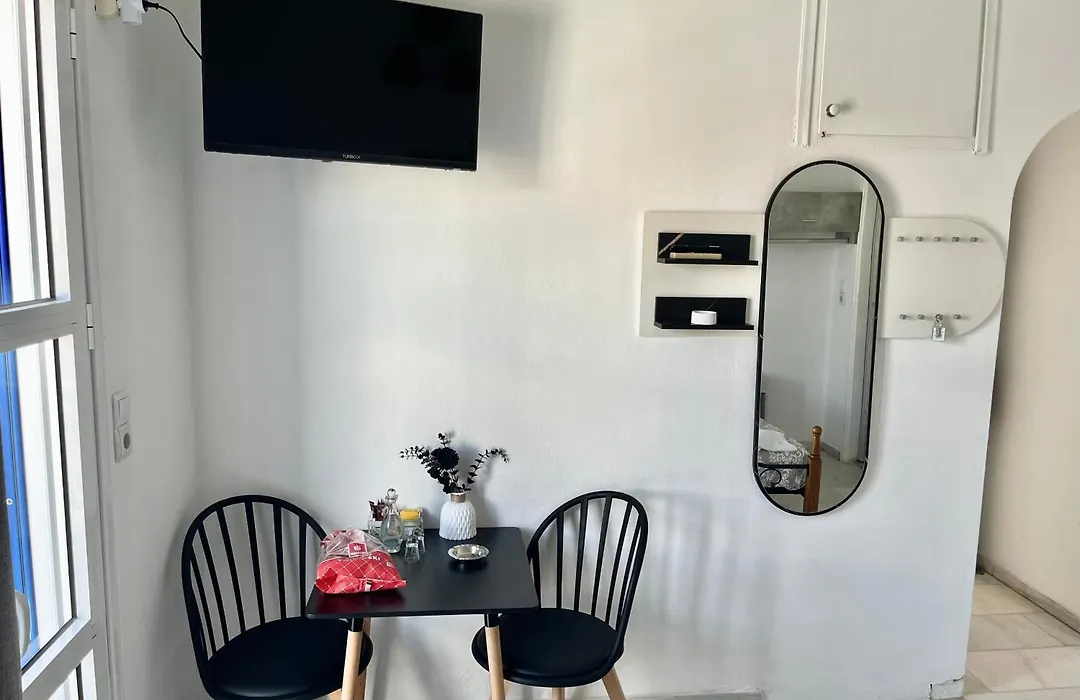 Studios Zafiri-1