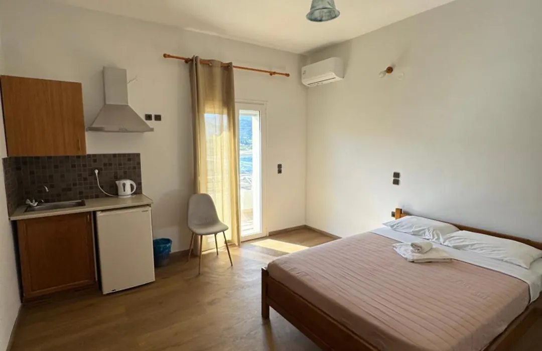 Molos Beach Rooms-1