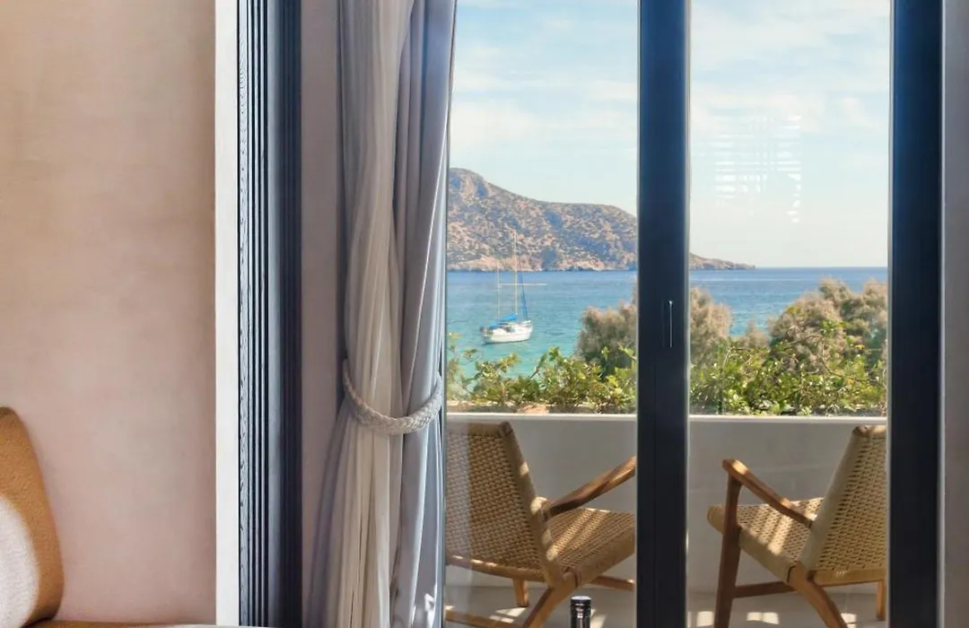 Almi Luxury Rooms-1
