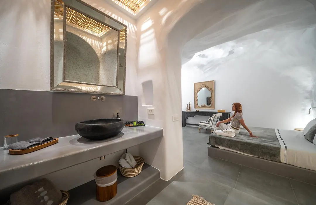 Numa Santorini-1