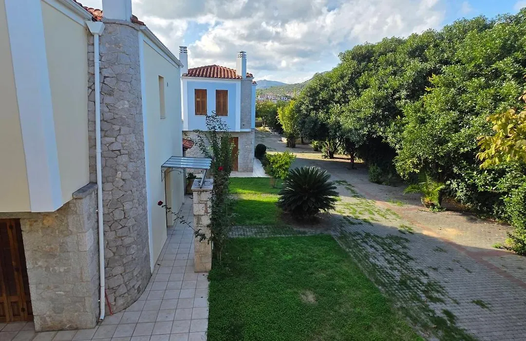 Mouria Pension Rooms & Studios-1