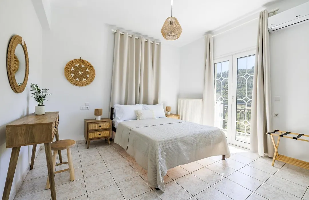 Casa Mia Skopelos - Spacious 3-Bedroom House near Stafylos Beach-1