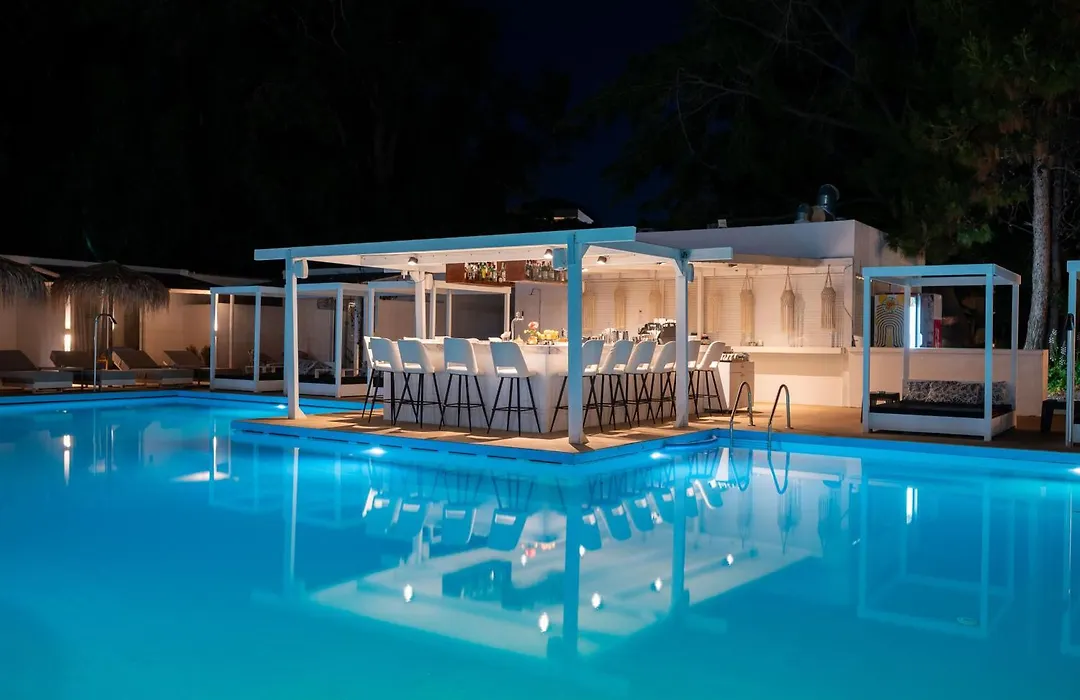 Bamboo Suites Hotel - Adults Only-1