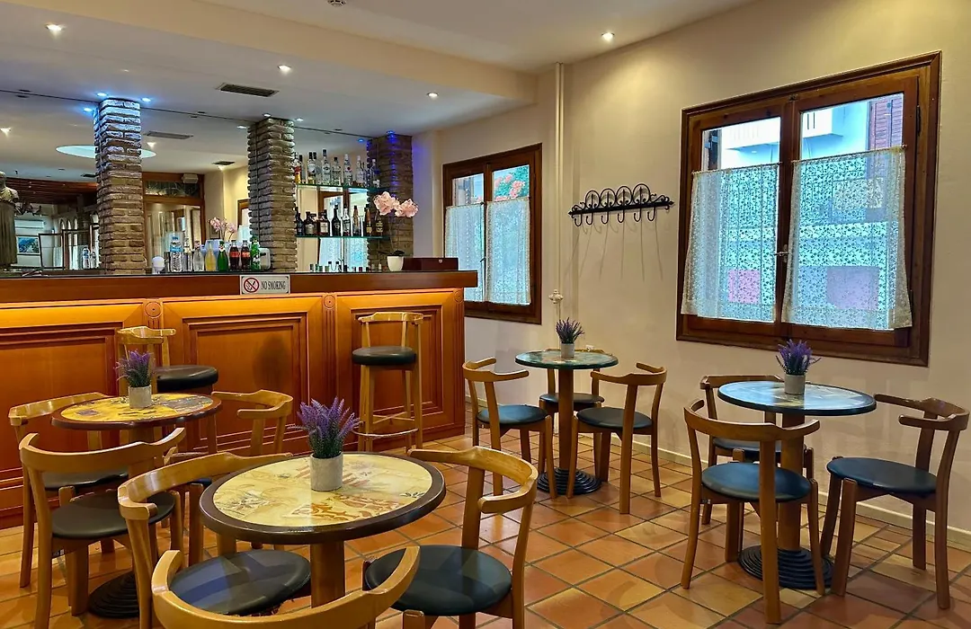 Acropole Delphi City Hotel-1