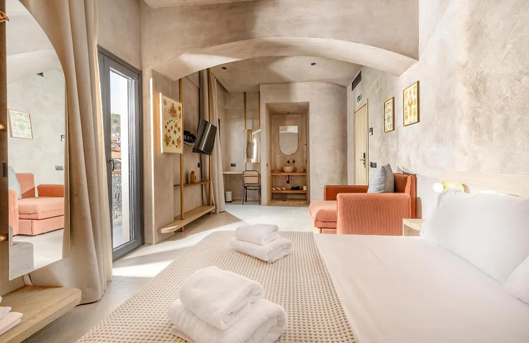 Medusa Luxury Suites-1