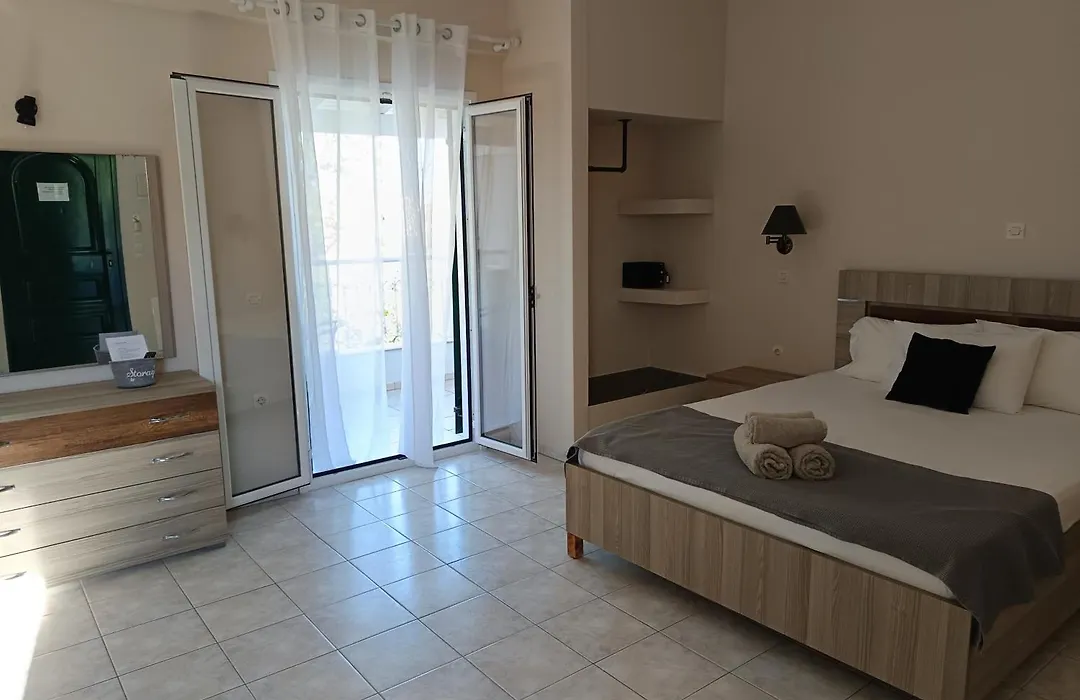 Toni´s Guesthouse-1