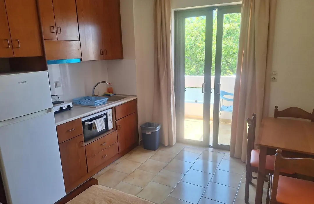 Captain Yiannis Studios & Apartments-1