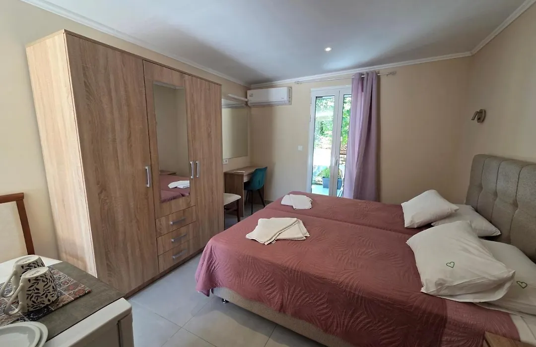 Paradise Bar Apartments-1