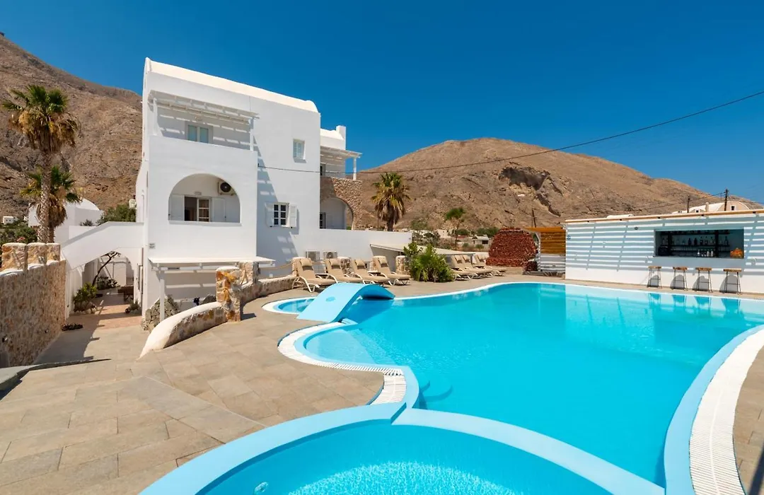 Noème Santorini-1