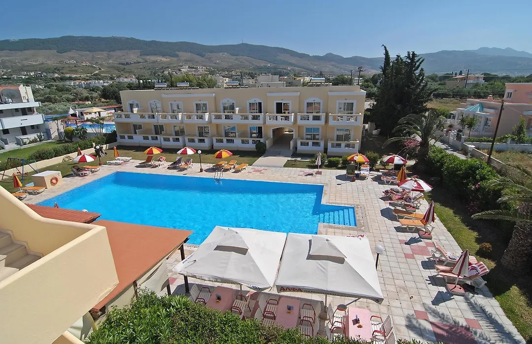 Iris Hotel-1