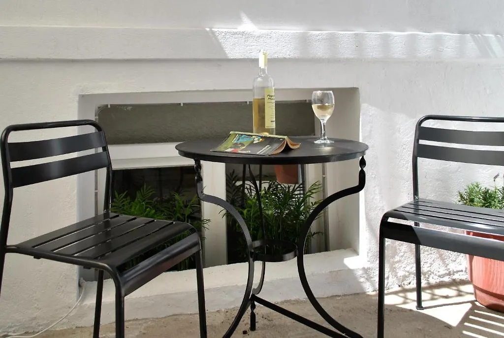 Alice Inn Athens-1