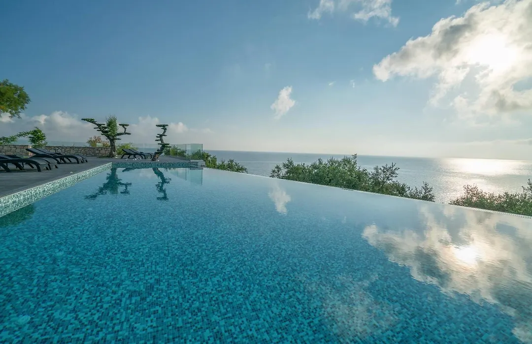 Kymothoe Elite Suites-1