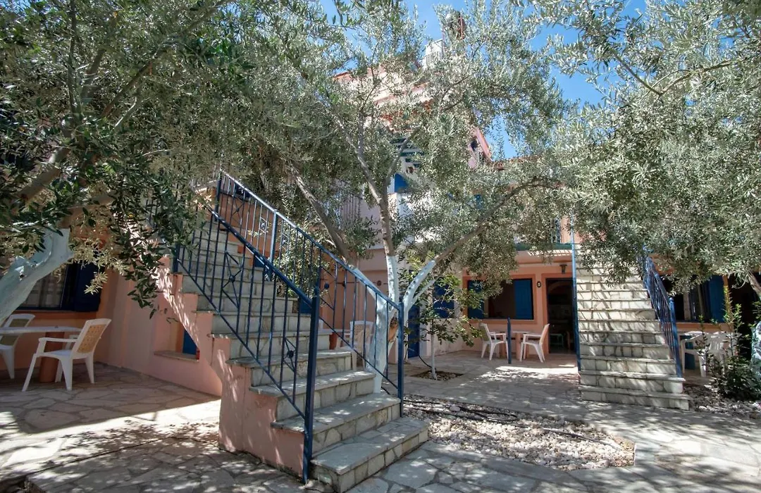 Kleoni Club Apartments-1