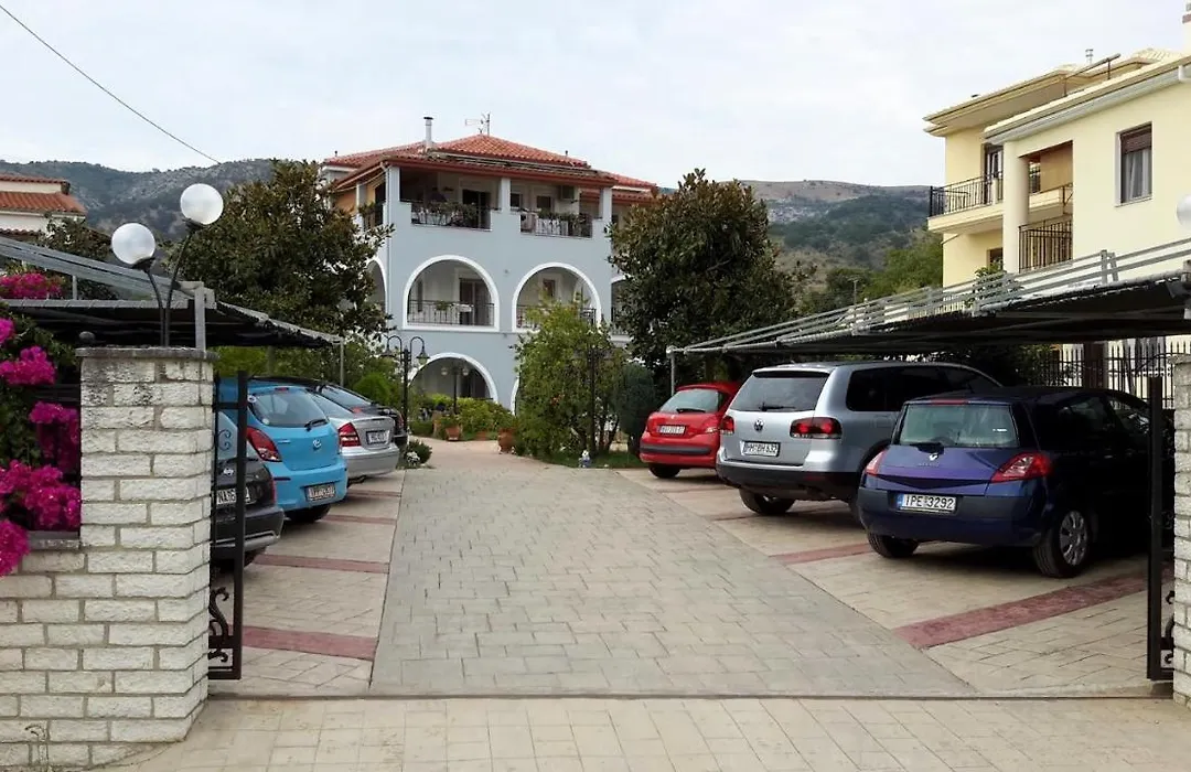 Delphin Rooms Sivota-1
