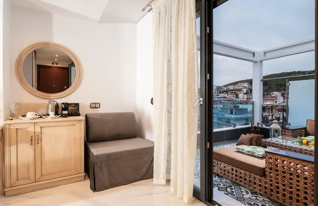 Pela Veranda Exquisite Suites-1