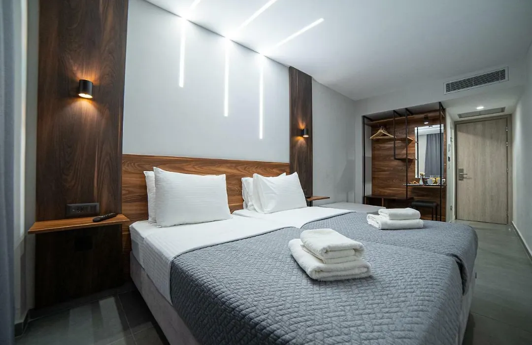 Argo Hotel Piraeus-1