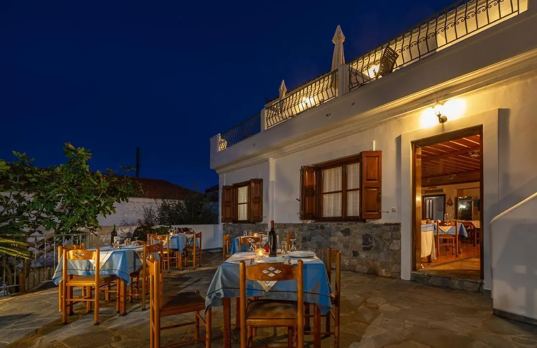 Hotel Paraliako Kyparissi-1