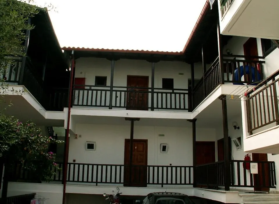 Pella House-1