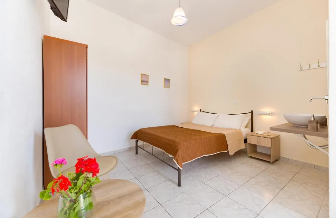 Onar Rooms & Studios-1