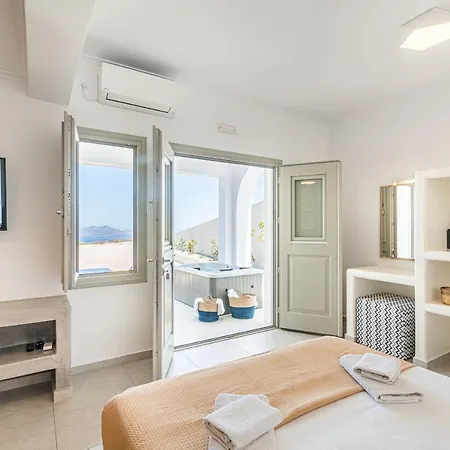 Caldera Stories Private Suites-3