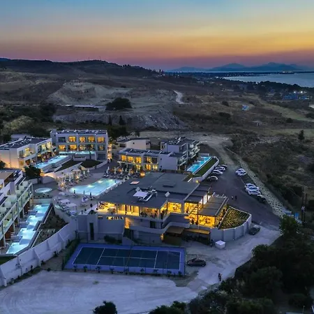 Harmony Crest Resort & Spa Adults Only-2