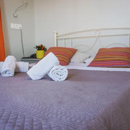 Aphrodite Art Hotel Aegina-3