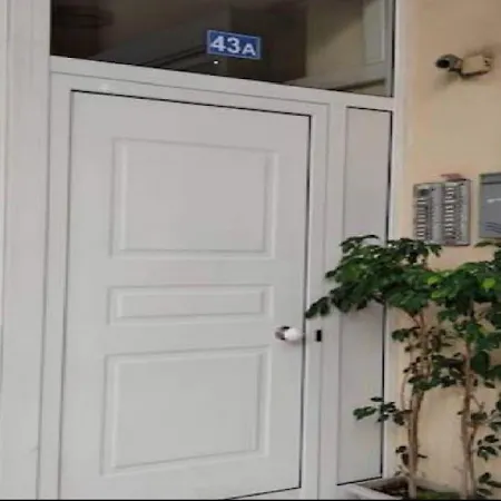 House In The Center Of Piraeus Next To The Port And The Metro!!-3